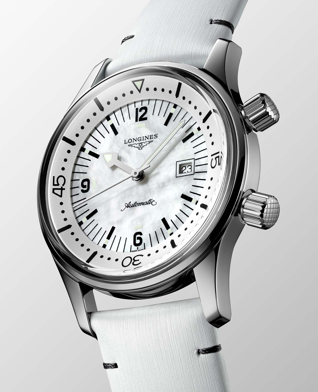 Longines Longines Legend Diver Watch L3.374.4.80.0 , наручные женские часы фото под углом